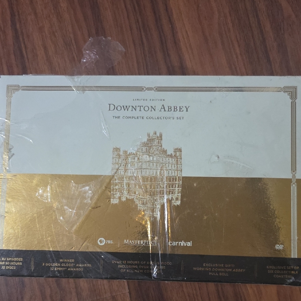 Downton Abbey Collector's Set with Bonus Content